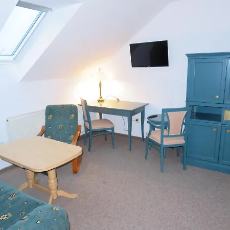 Bed & Breakfast Pod Cernou Vezi Klatovy